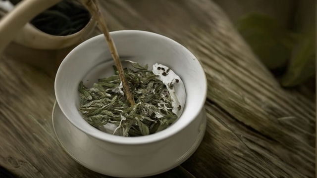 君山银针:究竟是绿茶还是白茶?揭秘茶界疑云! 君山银针:究竟是绿茶还是白茶?揭秘茶界疑云!