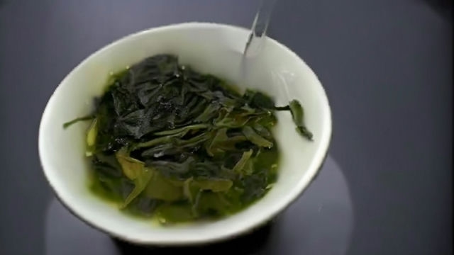 喝老白茶,健康生活之道,探寻白茶的好处与功效,带您领略健康饮茶的乐趣 喝老白茶,健康生活之道,探寻白茶的好处与功效,带您领略健康饮茶的乐趣